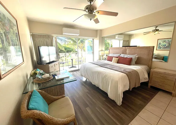 Waikiki Shore 305